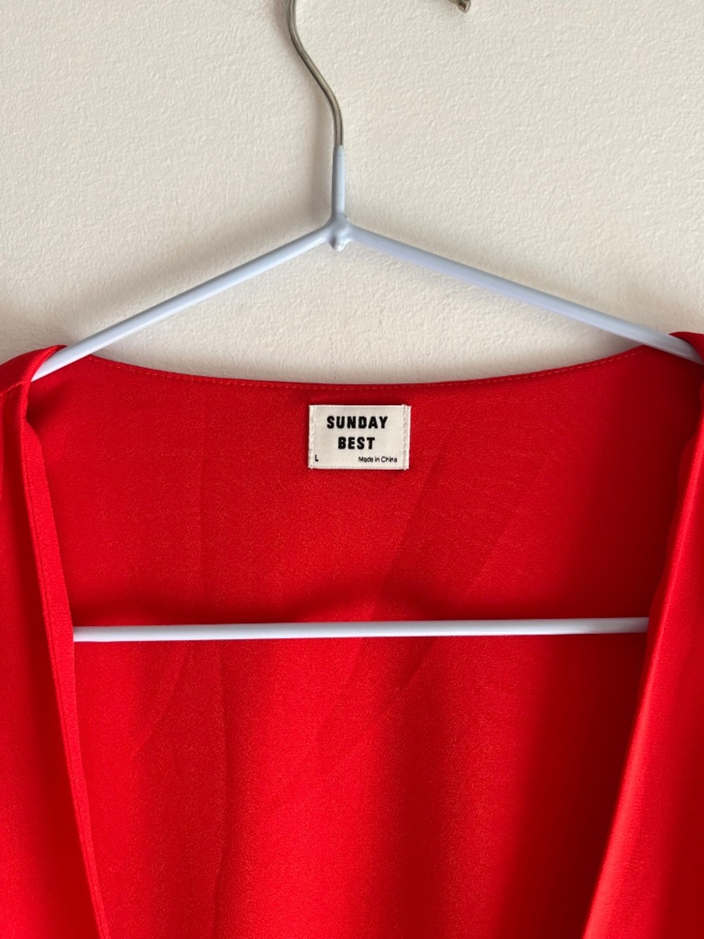NWT Aritzia plunge top with tie in warm red - Large - Sunday Best - Picture 4 of 9
